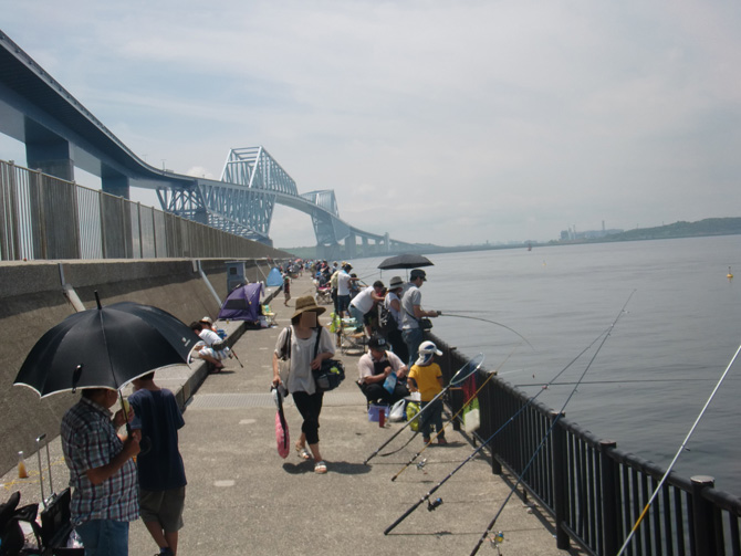 たくさんの釣り人