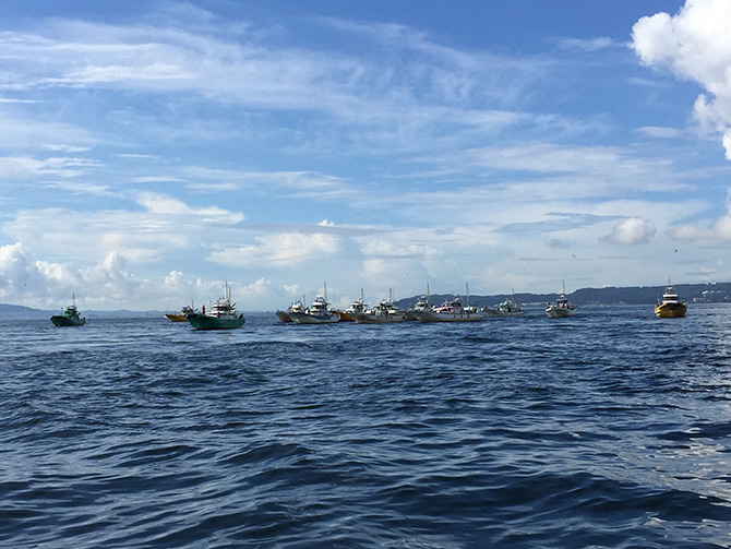 タチウオ釣り船団