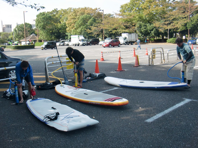 SUPみんなで空気入れ02
