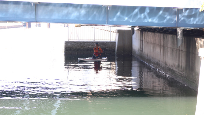SUPニースタンド状態でリトリーブ