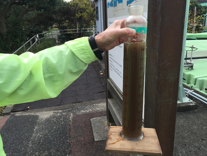 反応槽の汚泥水