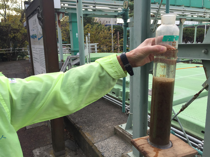 反応槽の水の透明度さらに増す