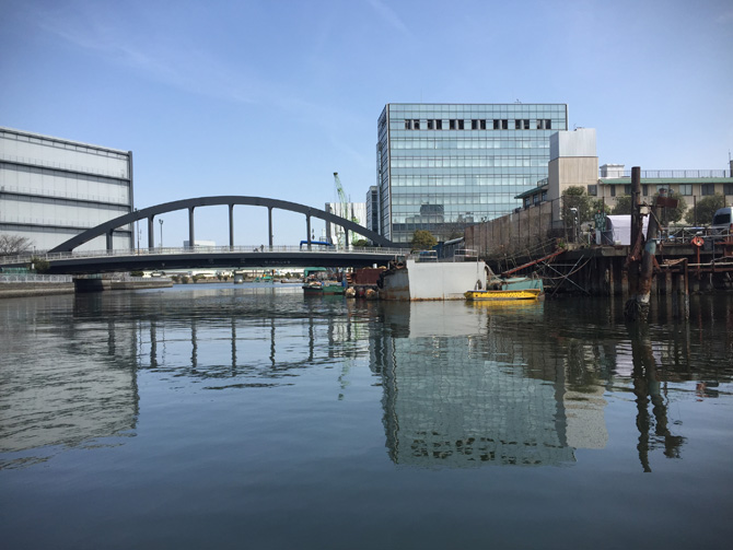 江東区の運河でsup浮かべてシーバスも狙いつつあちこちと なんとアイツが日向ぼっこしてた リアルフィッシングカウンシル