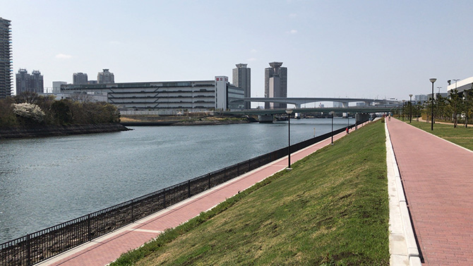 トイレからレインボーブリッジ側