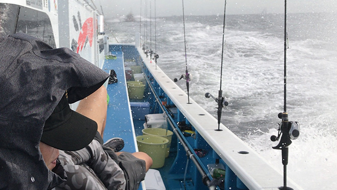 波が飛んでくる