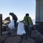 若洲海浜公園海釣り施設周辺でゴミ拾い