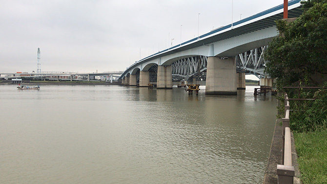 荒川河口横の公園から