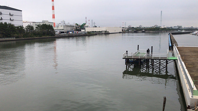 夢の島大橋上から