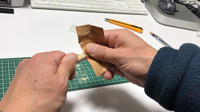 紙やすりで整えていく02