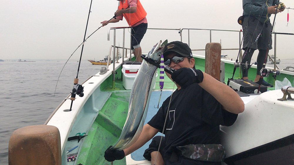 Sさん早速良型タチウオ