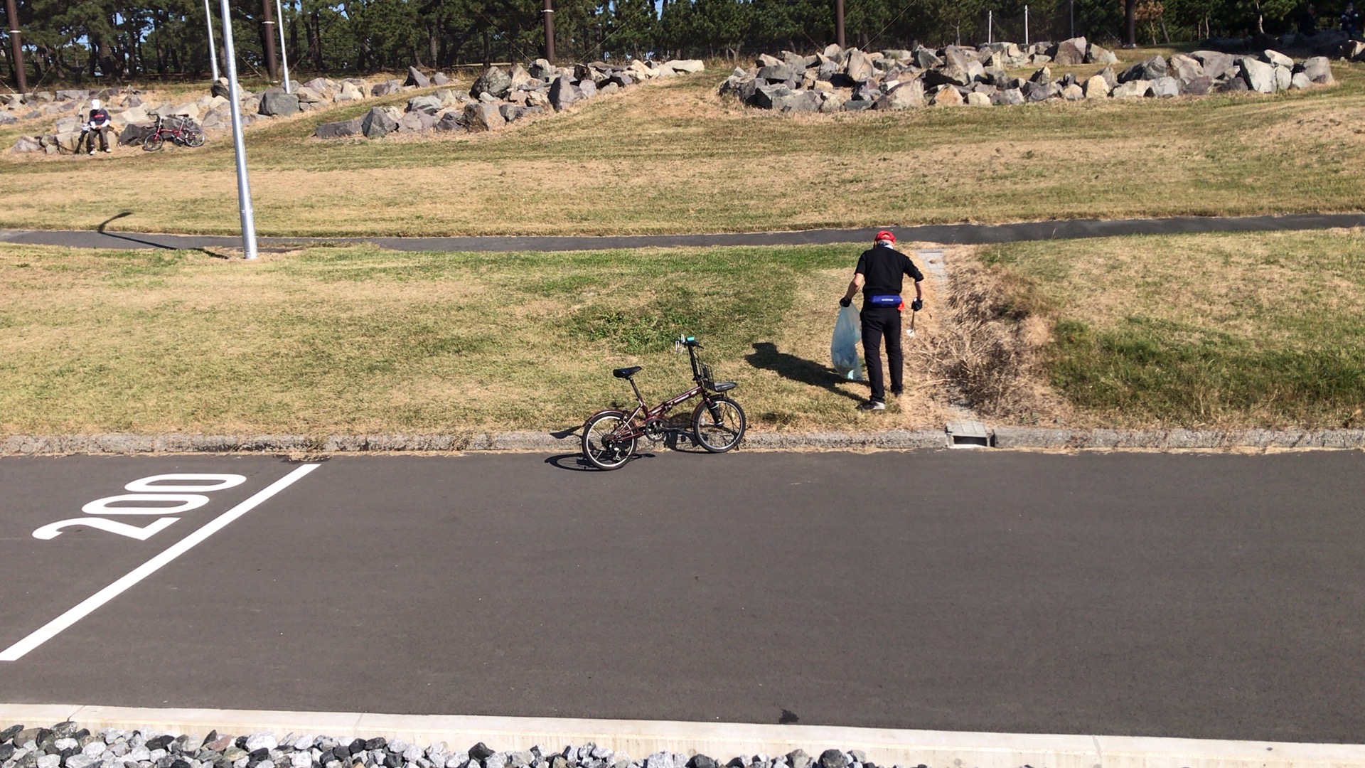 それぞれゴミ拾い02