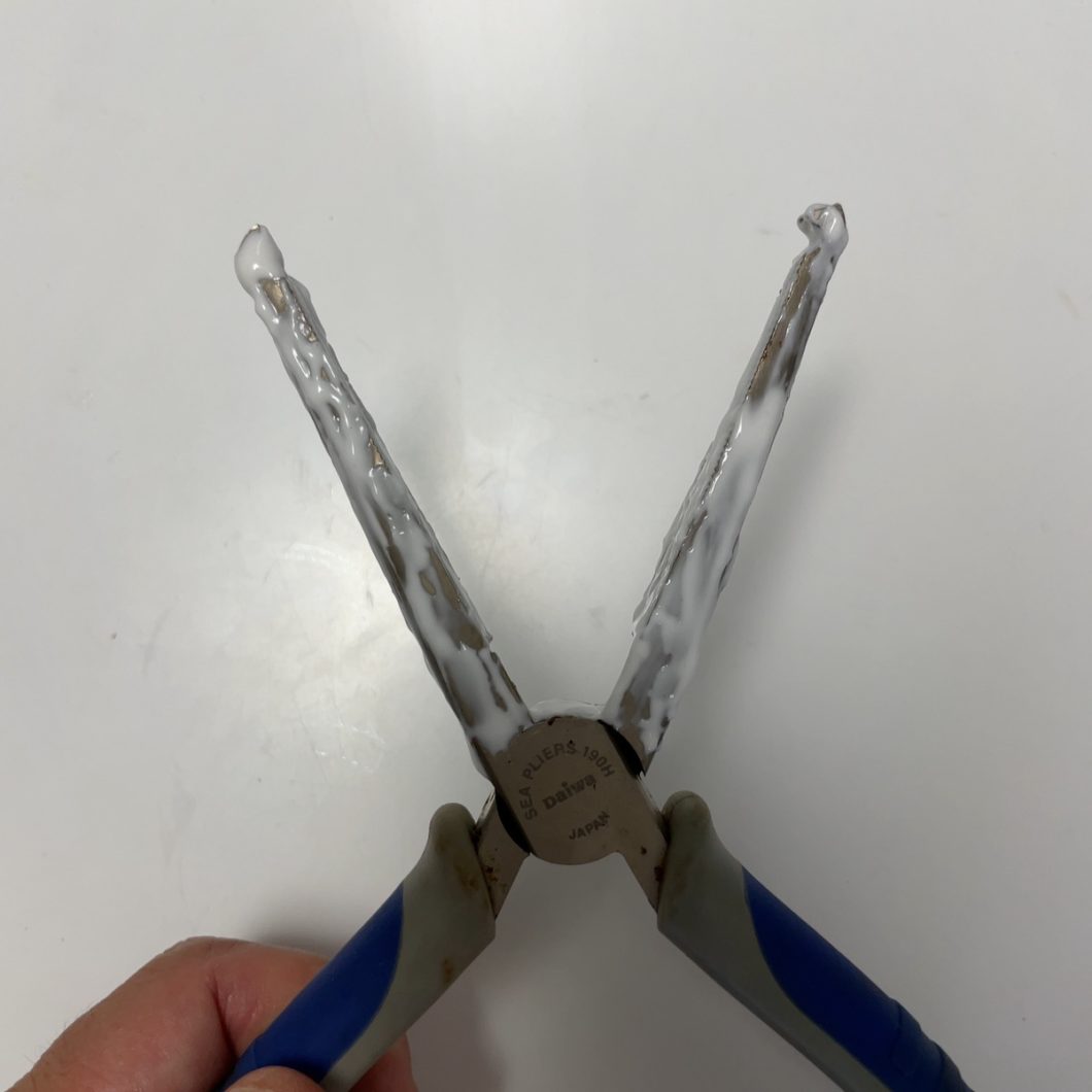 木工用セメダインを塗った状態01