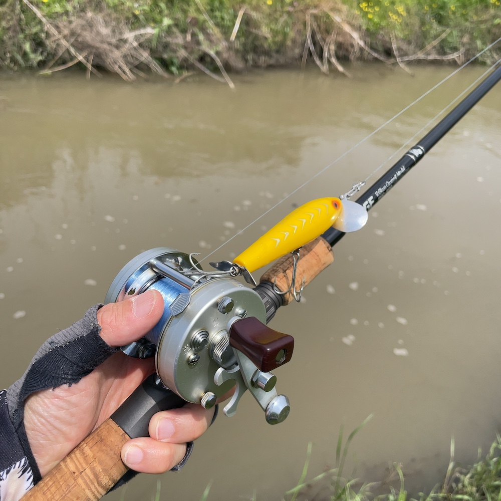 ロッド、リール、ライン、ルアー、左手